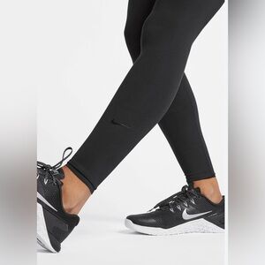 Nike One Luxe Mid-Rise Leggings NWT